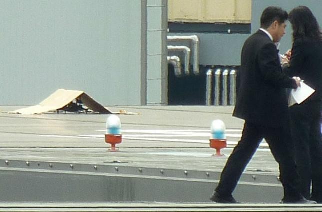 Unmanned drone found on roof of Japanese Prime Minister’s Office - ảnh 1